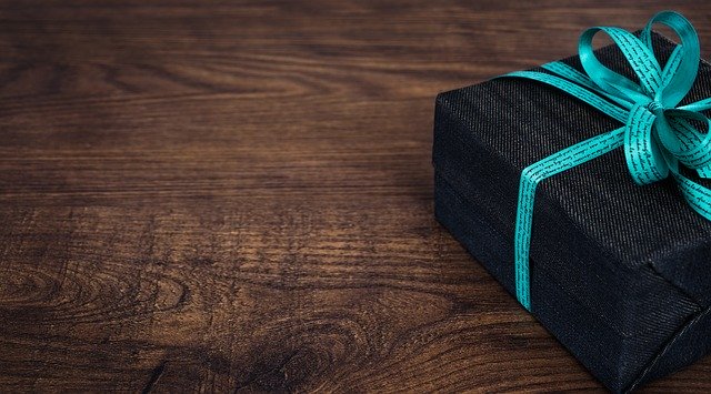 Gift, surprise, сюрприз, подарок, сувенир, коробочка, бант, дерево